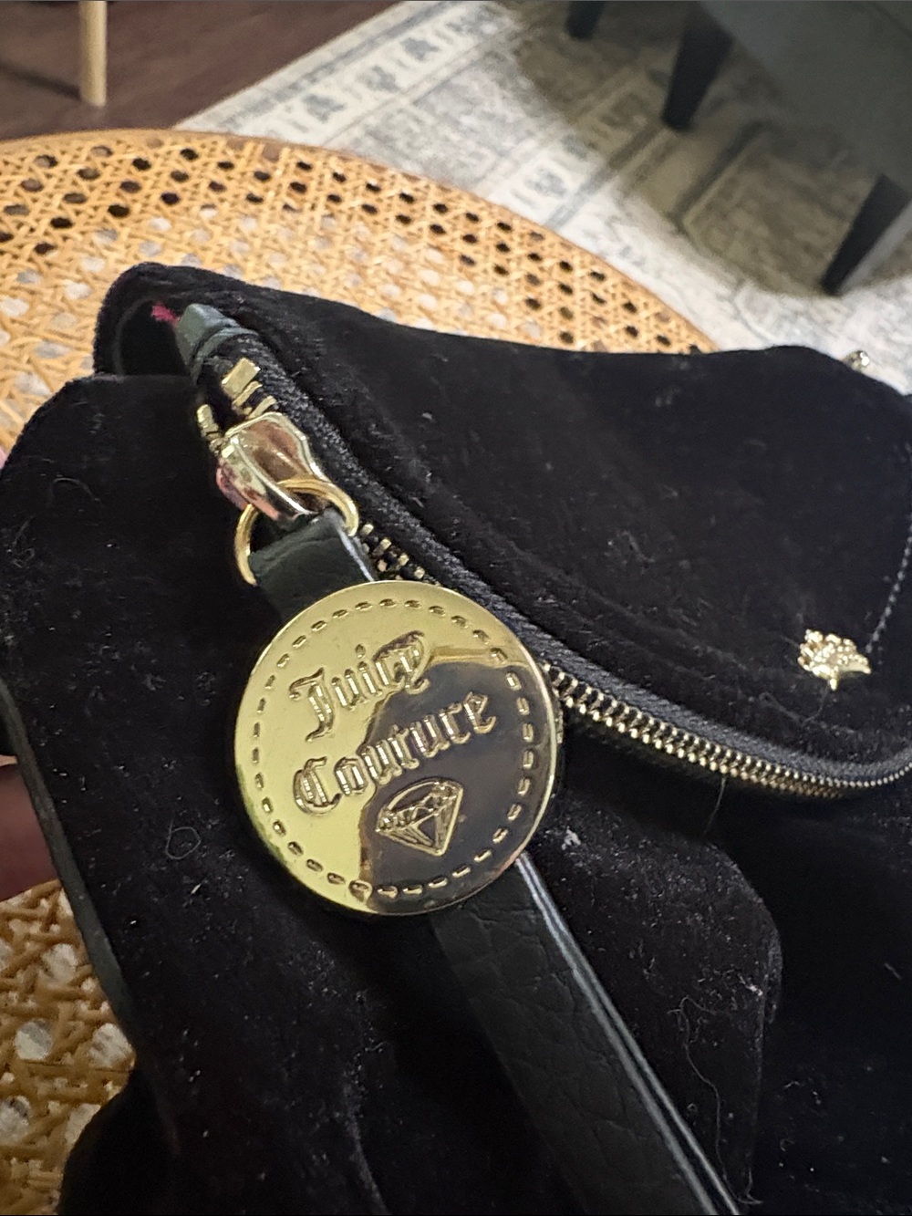 Juicy Couture velvet bag. - Picture 10 of 10
